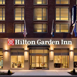 Hilton Garden Times Square South מלון
